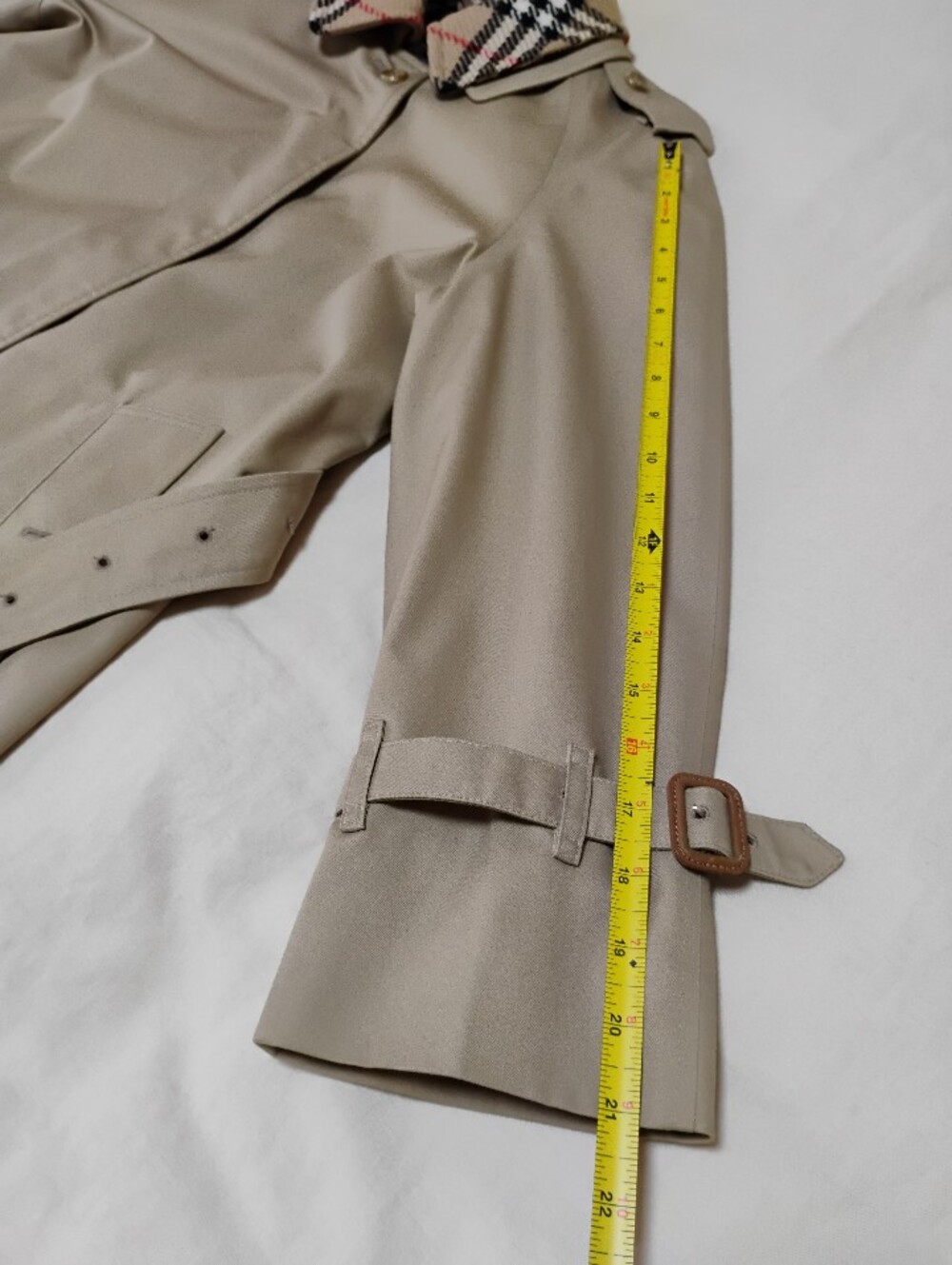 Vintage Burberry Trench Coat With Removable Collar - Picture 16 of 16